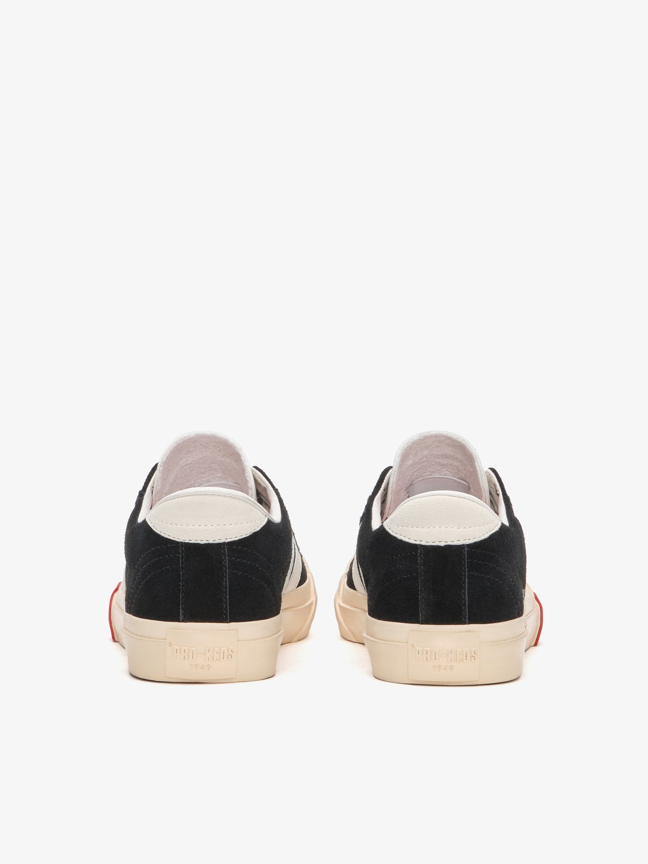 Royal Classic in Suede Nera e Bianca