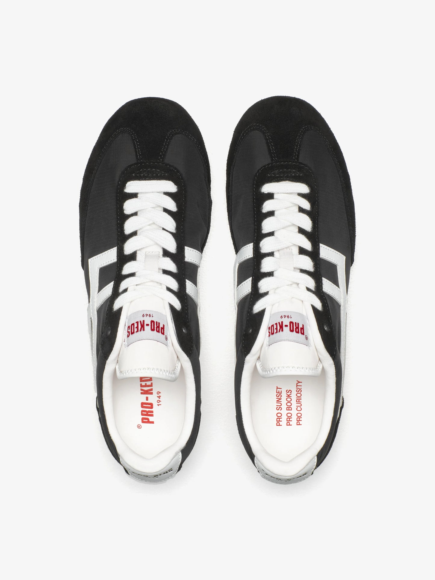Racer 77 Black & White